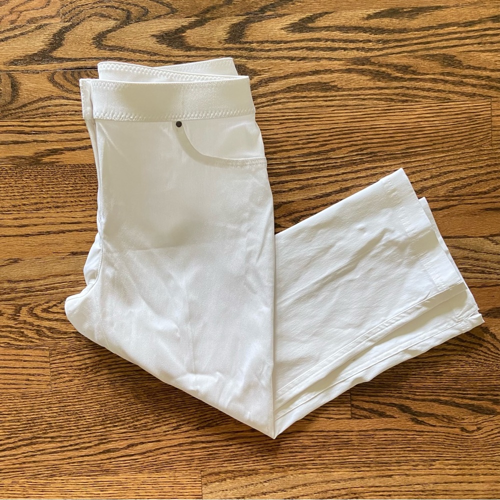 Chico's White Capri Crop Pants Women 0 4 6 Summer Slimming Slim Fit